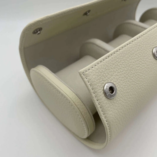 Uhrenrolle HAMPTONS - Leder Creme, Nahaufnahme, schräg, offen – uhrenrolle