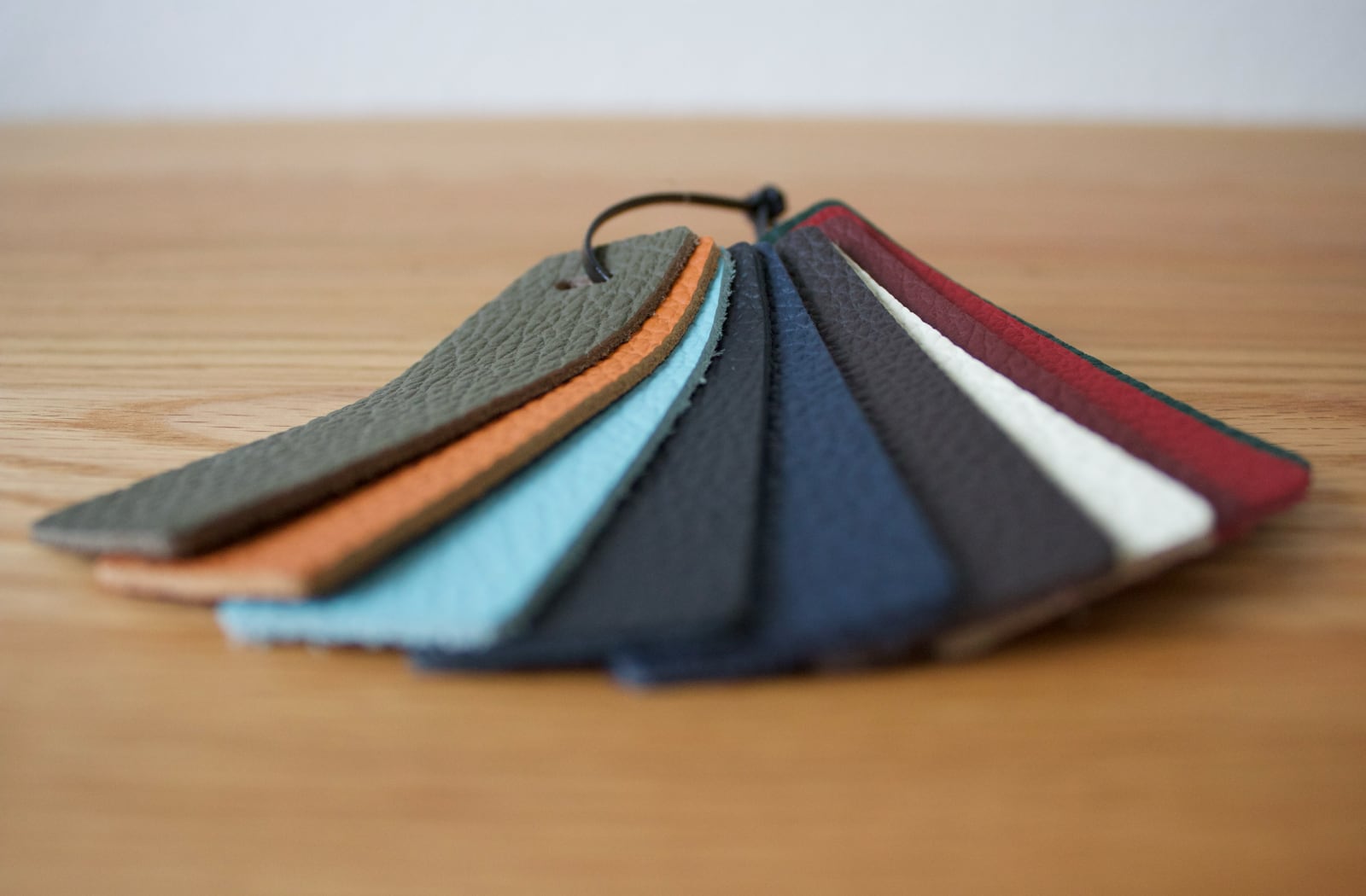 Lederfarben der uhrenrolle ATELIER Kollektion – hochwertige Leder in einzigartigen Farben | uhrenrolle