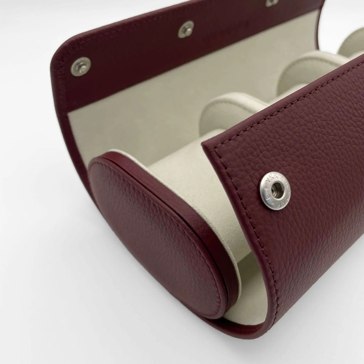 ATELIER Singapur – Uhrenrolle für 3 Uhren aus Leder · Aubergine