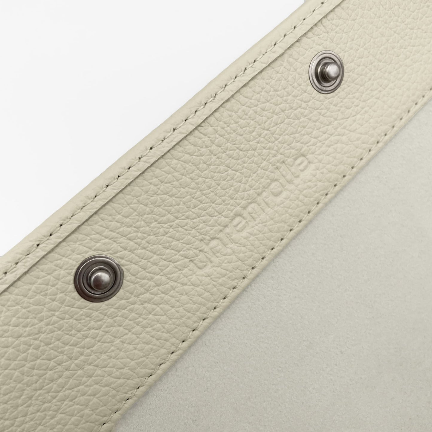 Uhrenrolle HAMPTONS - Leder Creme, Nahaufnahme, Schriftzug uhrenrolle – uhrenrolle