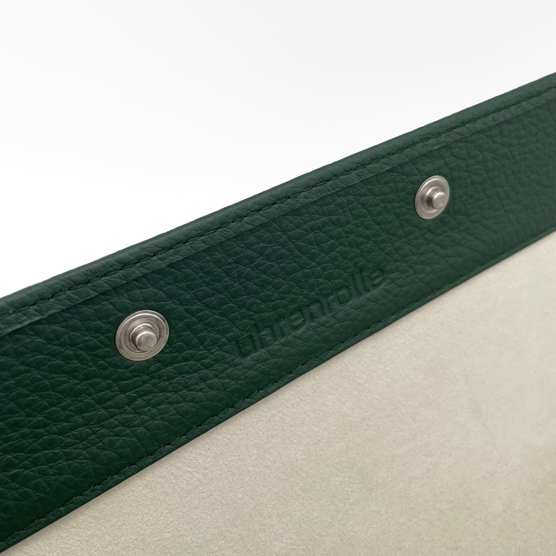 Uhrenrolle OXFORD - Leder Grün, Nahaufnahme, Schriftzug uhrenrolle - uhrenrolle