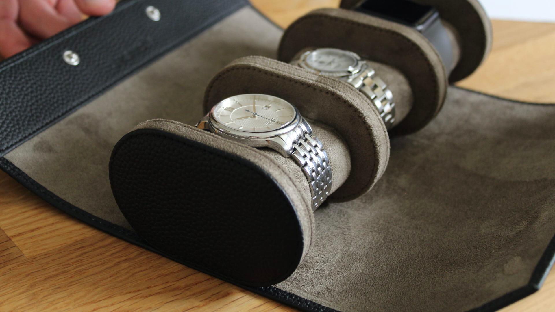 Die Uhrenrolle bietet mit drei separaten Uhreneinsätzen optimalen Schutz vor Beschädigungen.